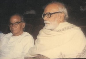 సంగీతరావుతో యస్వీ భుజంగరాయశర్మ (కూచిపూడి మహోత్సవం, బొంబాయి, 1993) సంగీతరావుతో యస్వీ భుజంగరాయశర్మ (కూచిపూడి మహోత్సవం, బొంబాయి, 1993)